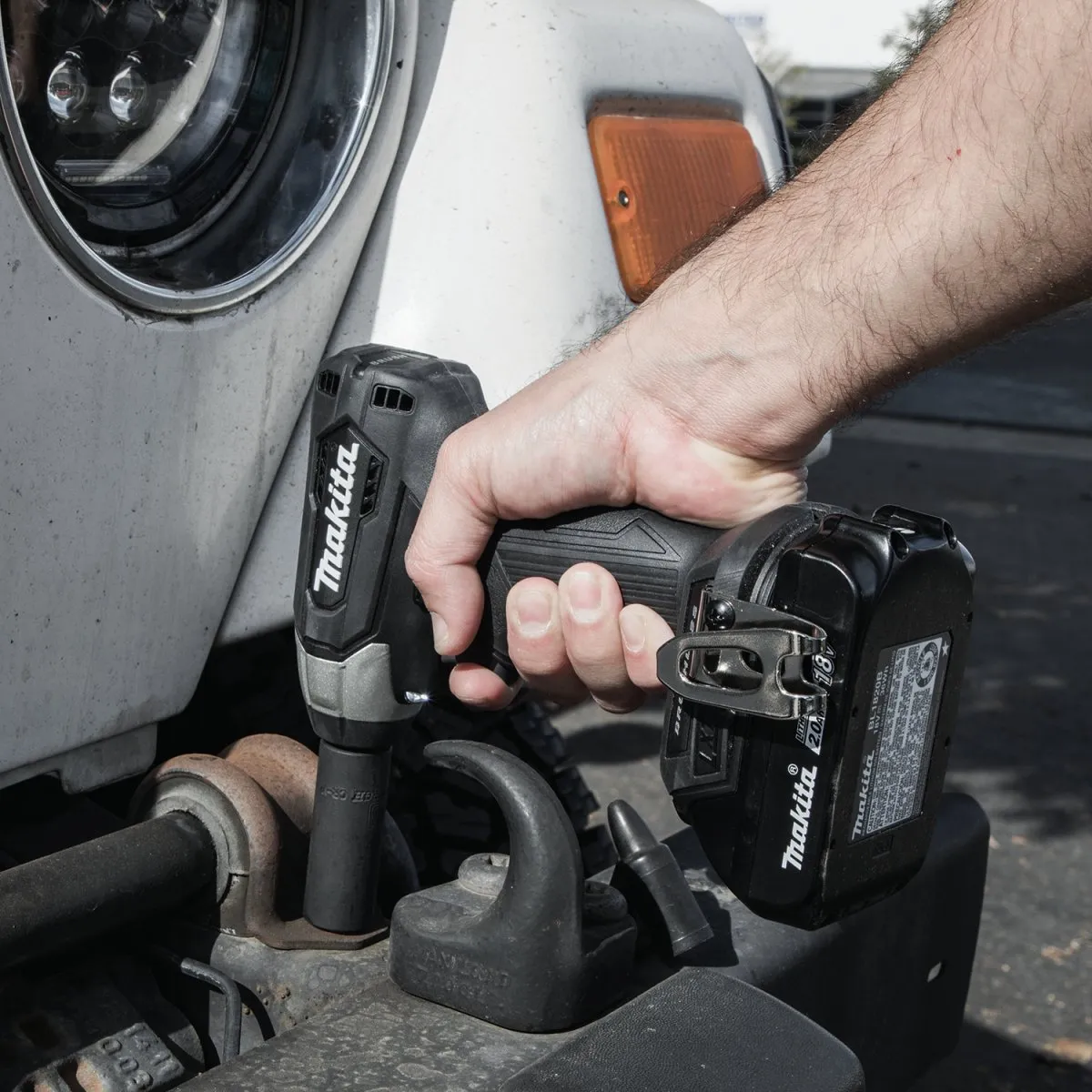 18V LXT® Lithium‑Ion Sub‑Compact Brushless Cordless 1/2" Sq. Drive Impact Wrench