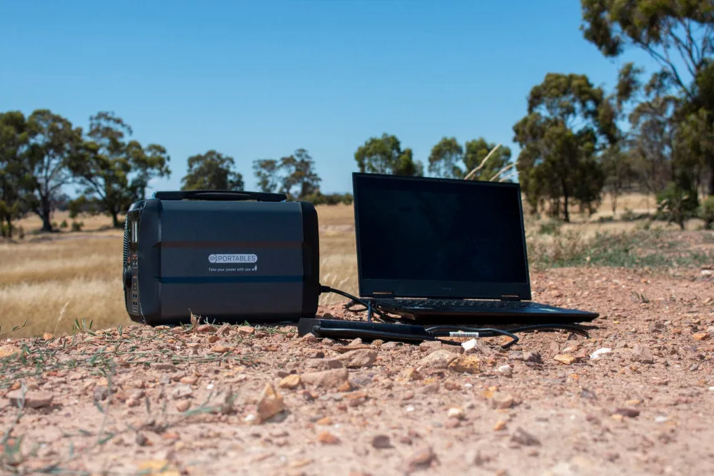 SR Portables Cleo Portable 400Wh Lithium Solar Generator